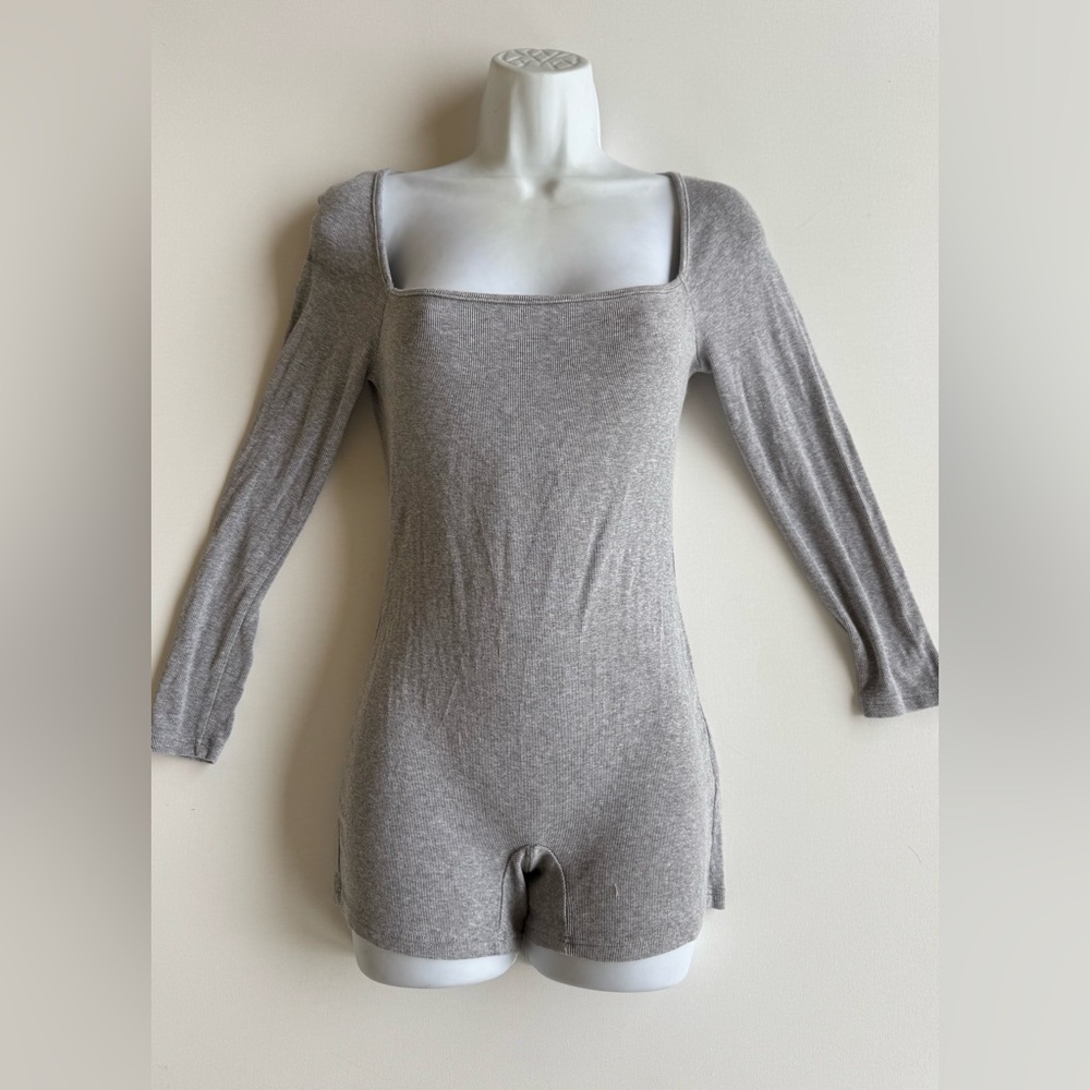✨Gray Long Sleeve Romper✨ - Picture 11 of 12